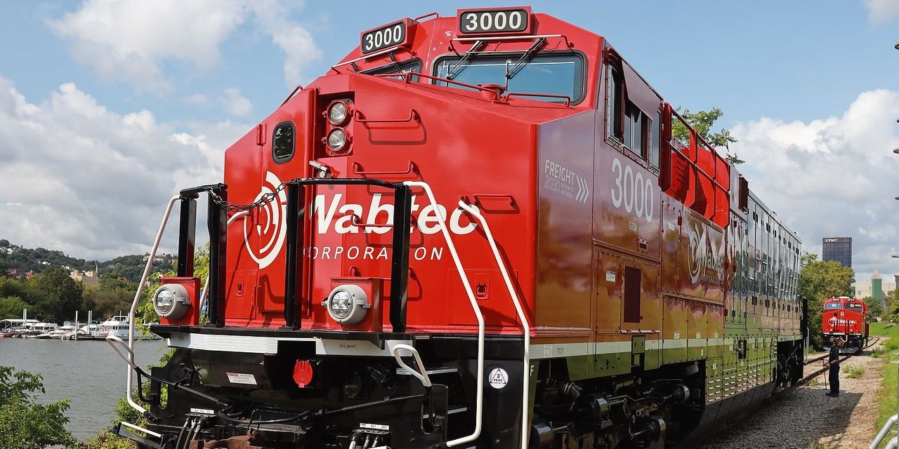 How to move more goods through America’s packed infrastructure?Robot trains